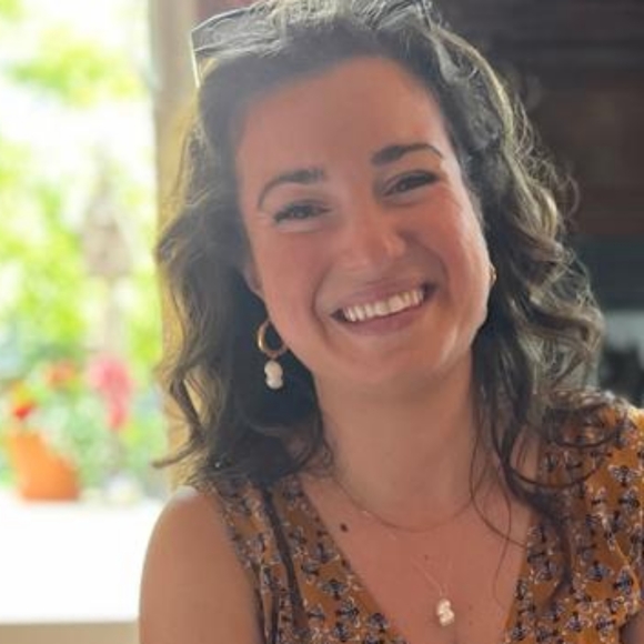 Meet your Posher, Amanda - Picture 1 of 1